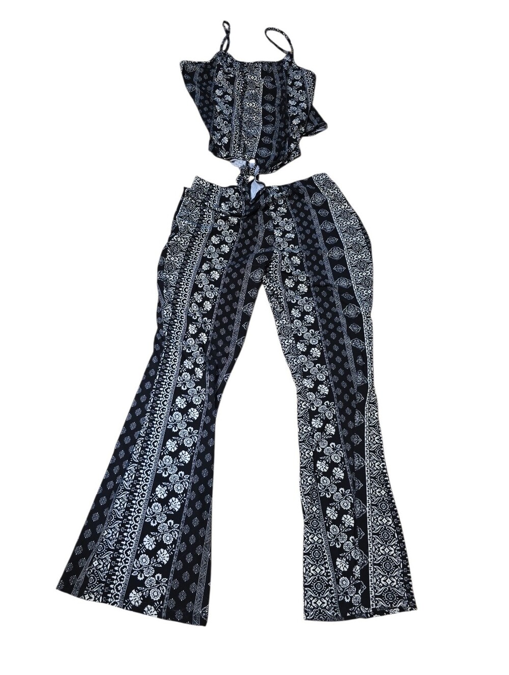 Zenobia Women’s Black & White Printed Tie-Front Lounge Set Top  2X Bottoms 1X